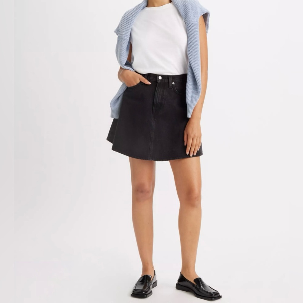 Levi’s premium skirt in washed black denim (size 26)